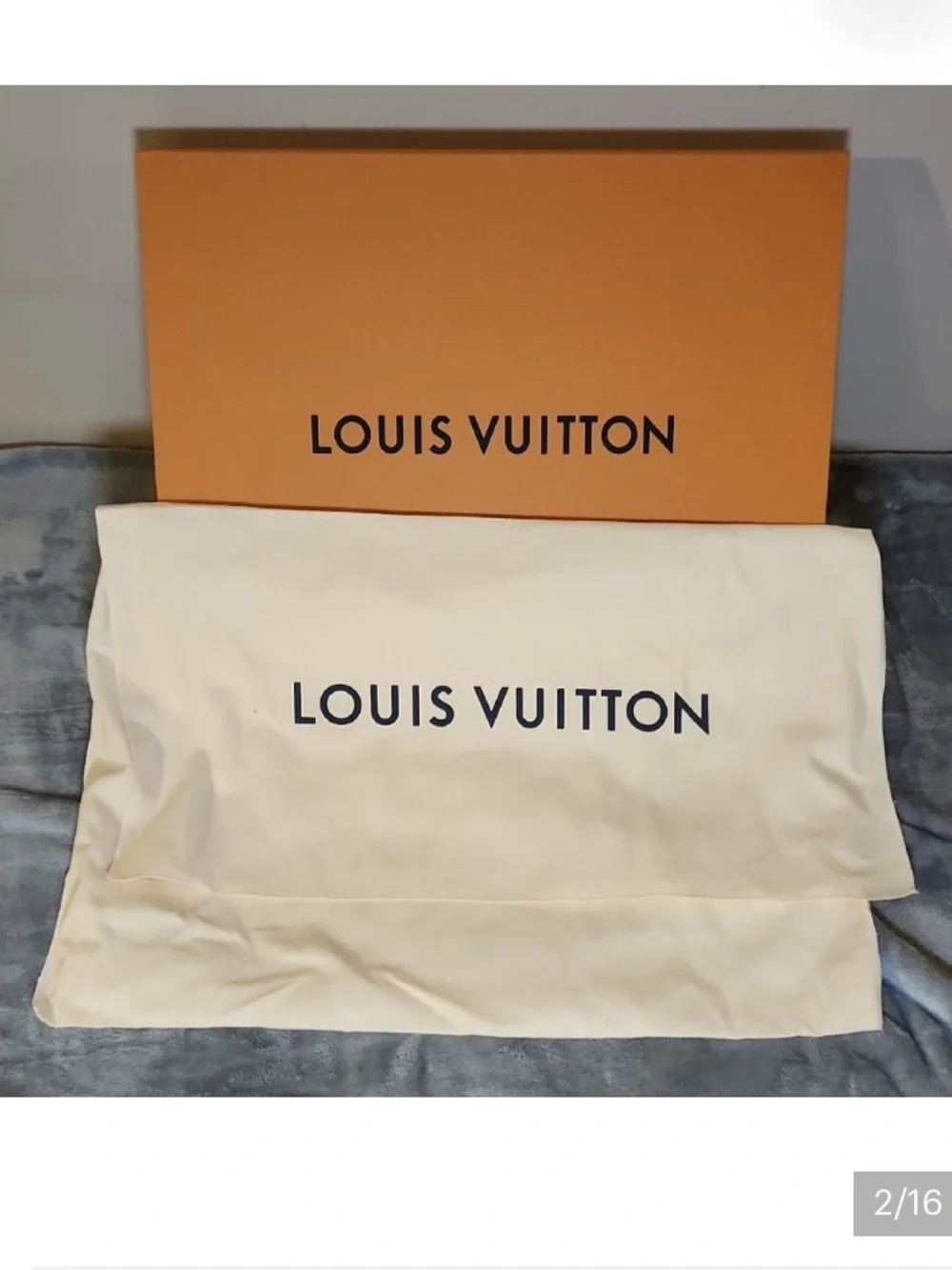 Louis Vuitton Neverfull MM
Monogram Brand New Full Set w/ Pochette $2352 Retail - Picture 3 of 16